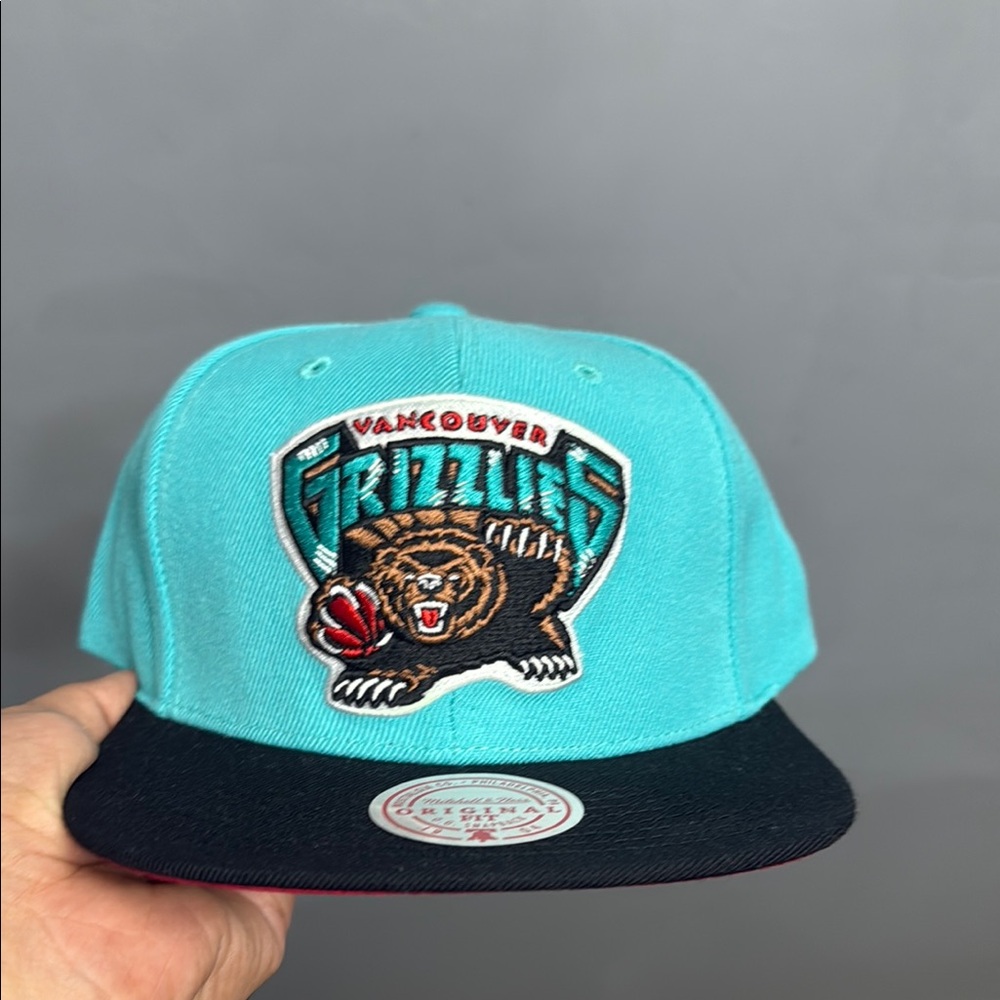 Vancouver Grizzlies Cap - Teal and Black